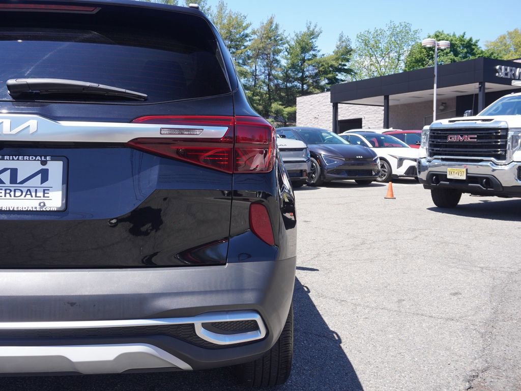 Used 2023 Kia Seltos S AWD/4WD image 16