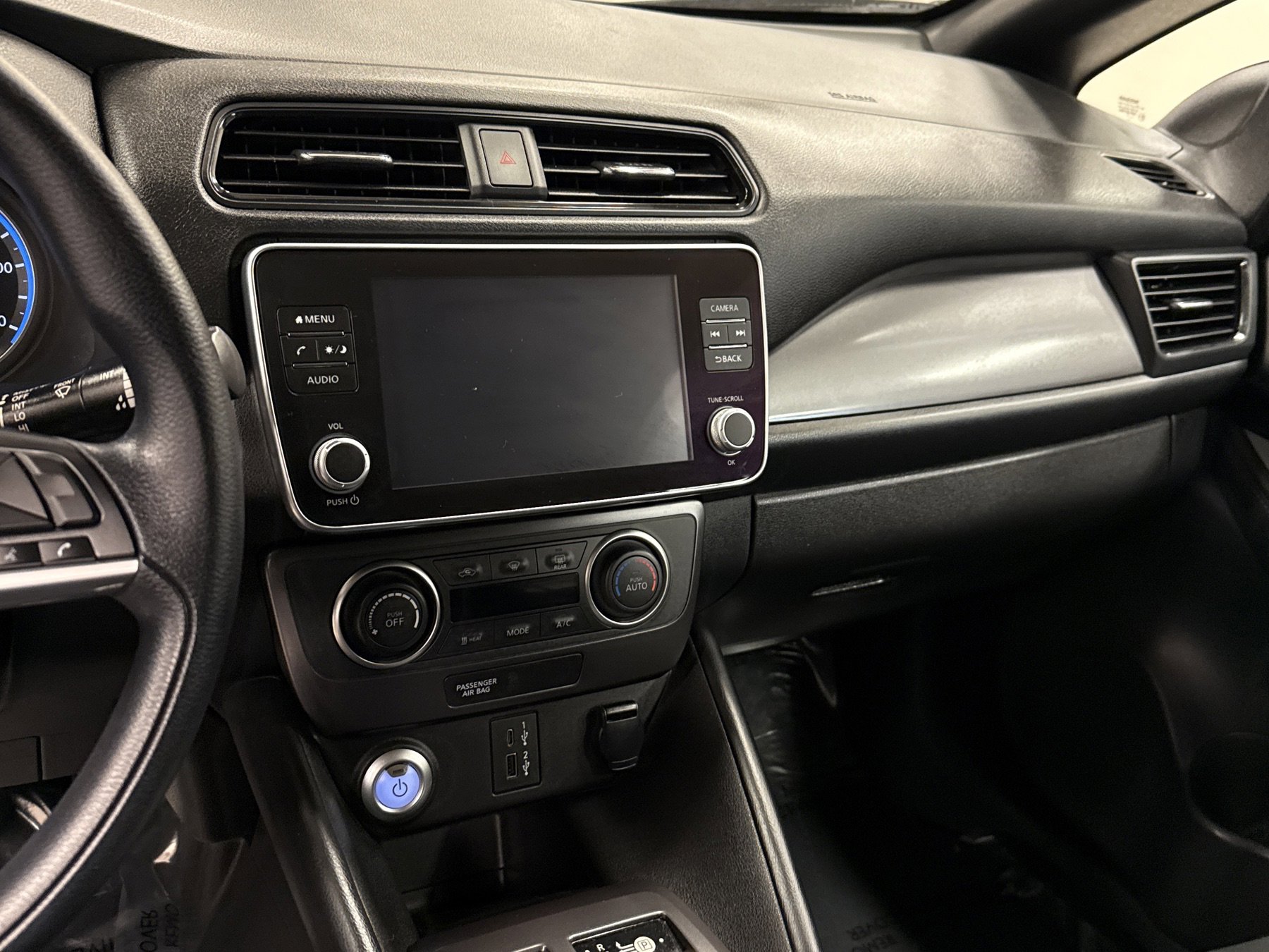 Used 2024 Nissan Leaf S image 8