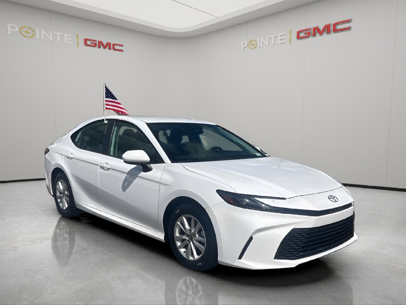 Used 2025 Toyota Camry LE FWD image 1