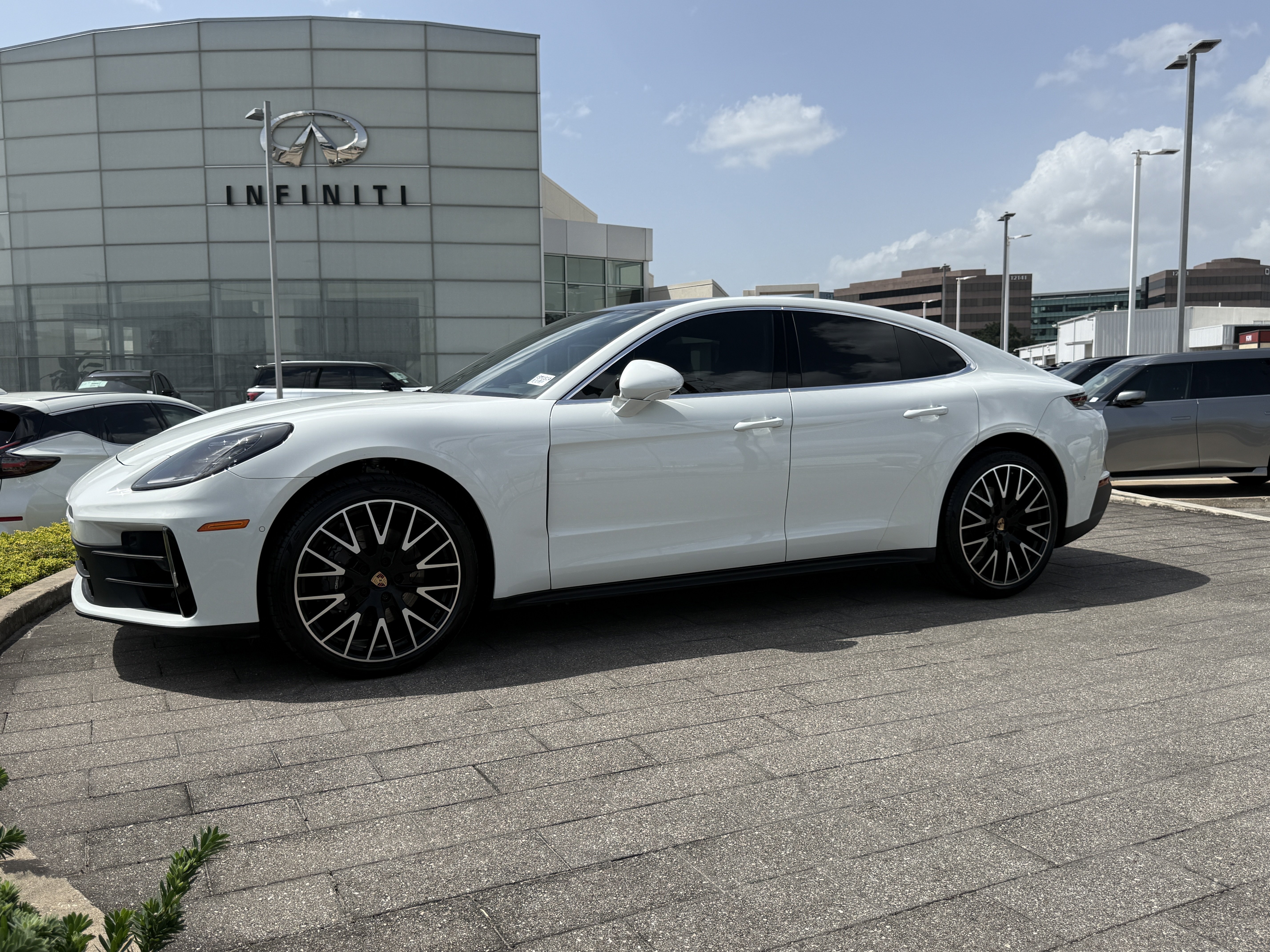Used 2024 Porsche Panamera RWD image 4