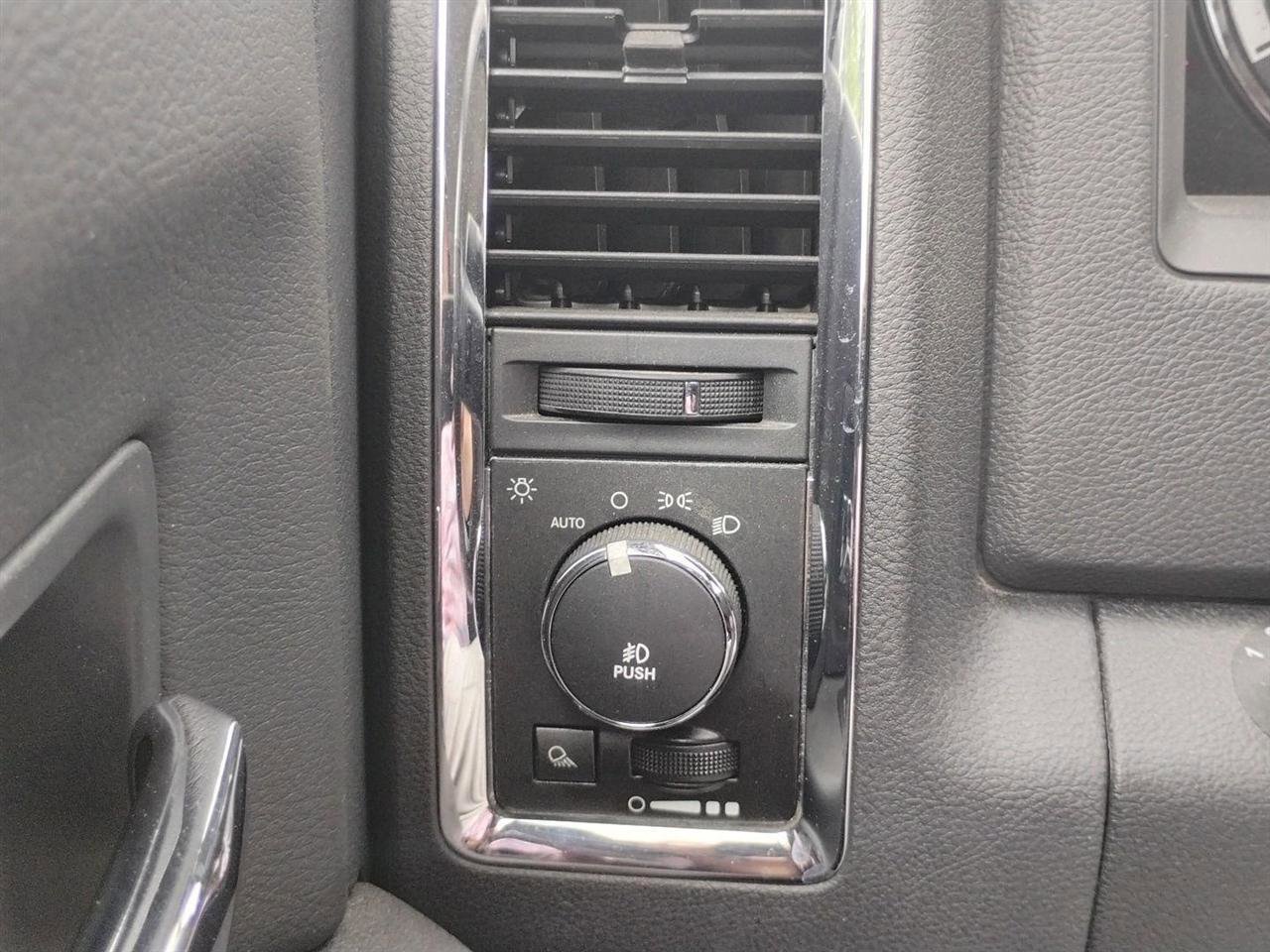 Used 2012 RAM 2500 Laramie AWD/4WD image 32
