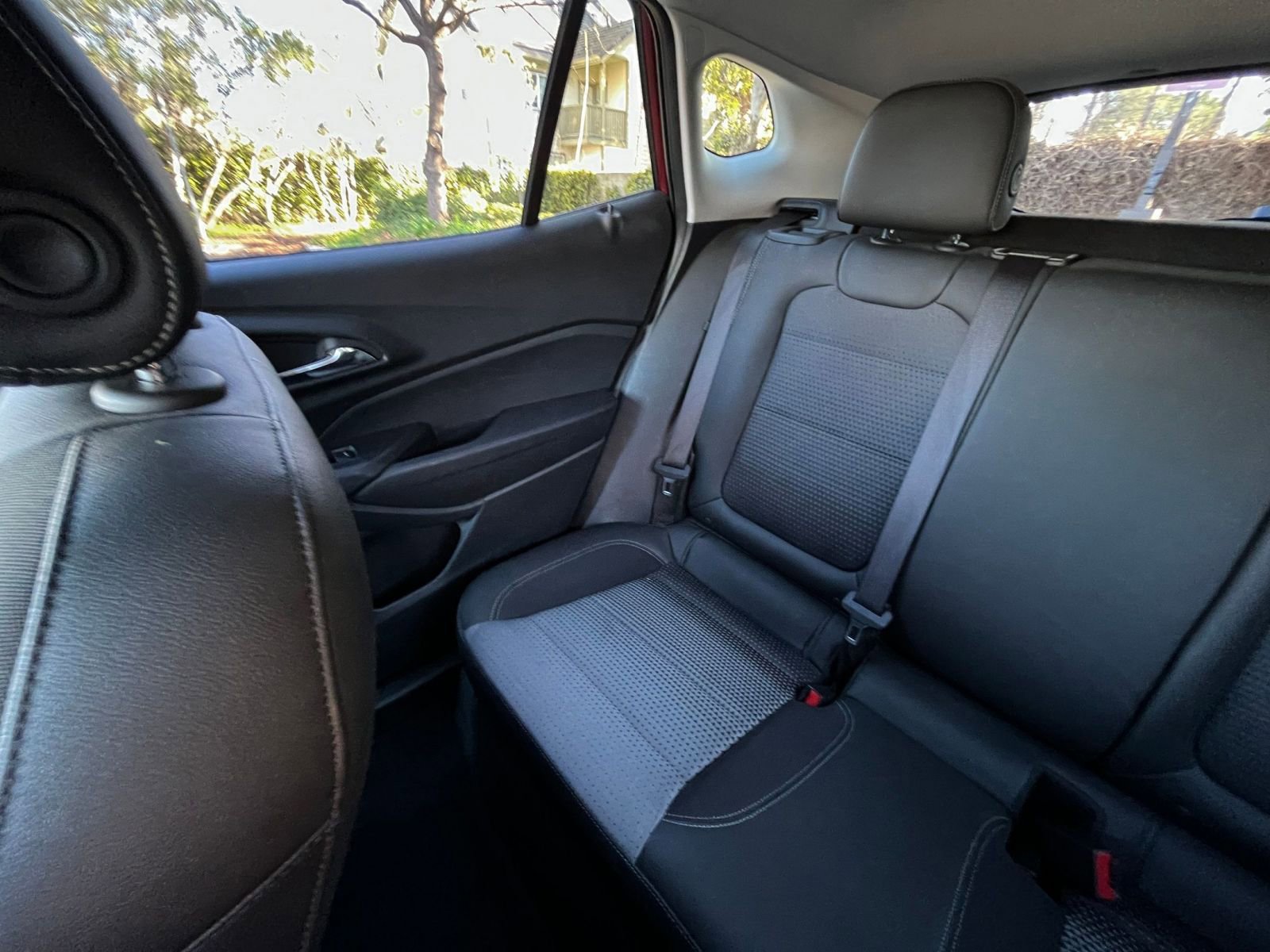 Used 2025 Chevrolet Trax LT image 37