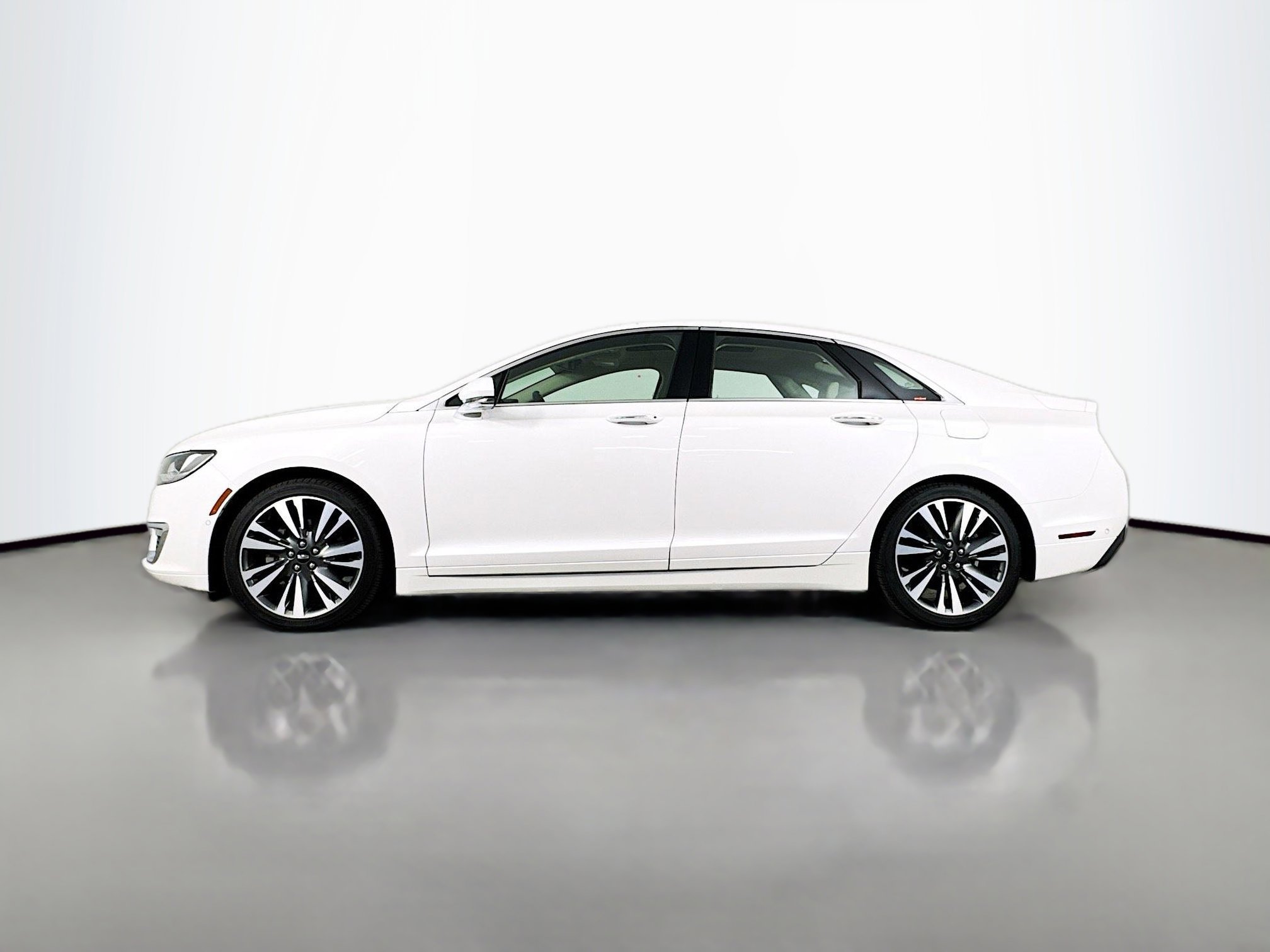 Used 2017 Lincoln MKZ Select w/ Technology Package AWD/4WD image 4