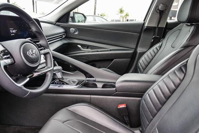 Certified 2023 Hyundai Elantra Limited FWD image 18