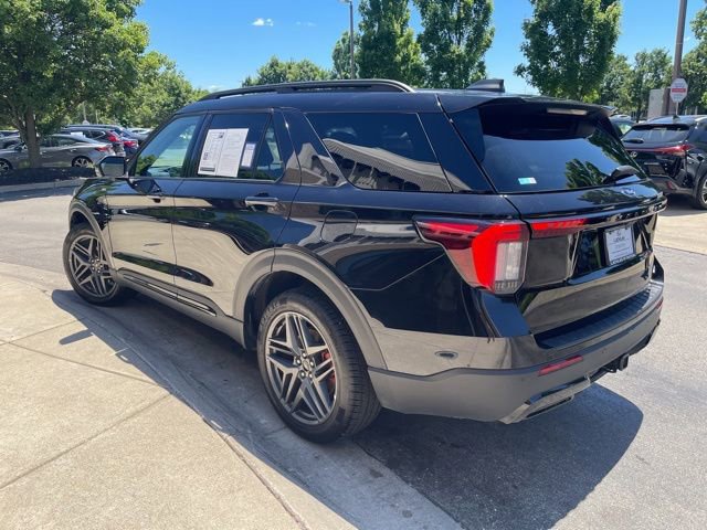 Used 2025 Ford Explorer ST-Line w/ ST-Line Street Pack AWD/4WD image 5