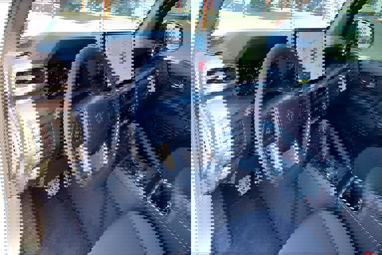 Used 2025 Toyota Tacoma TRD Sport image 18