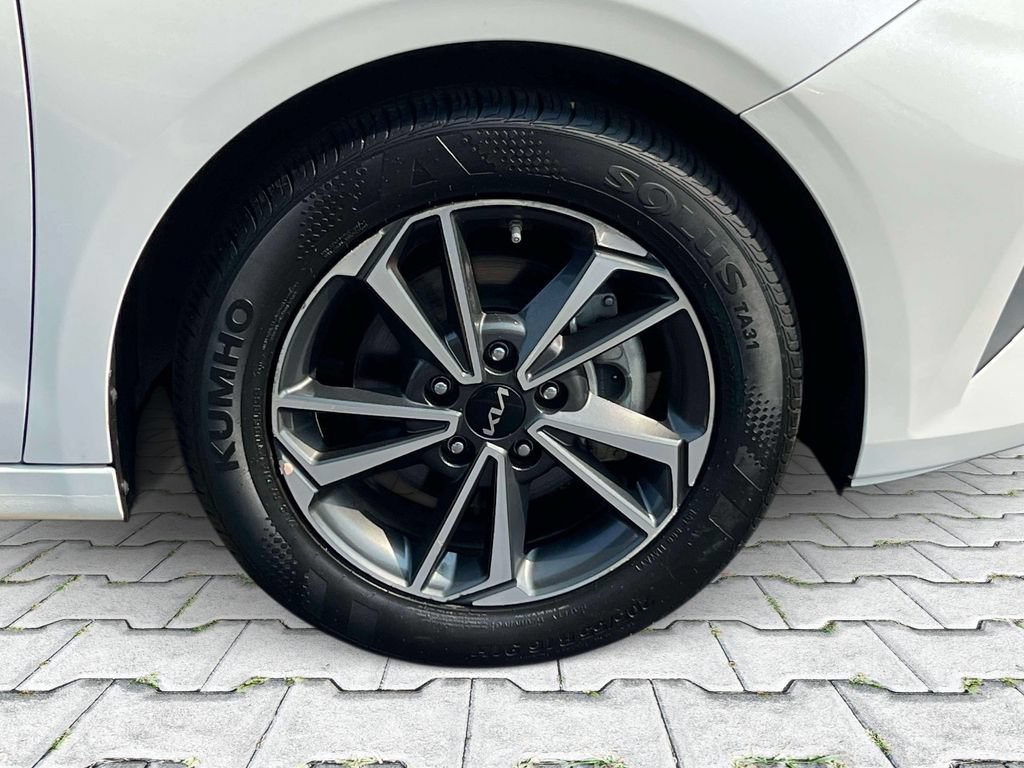 Certified 2023 Kia Forte LXS FWD image 8