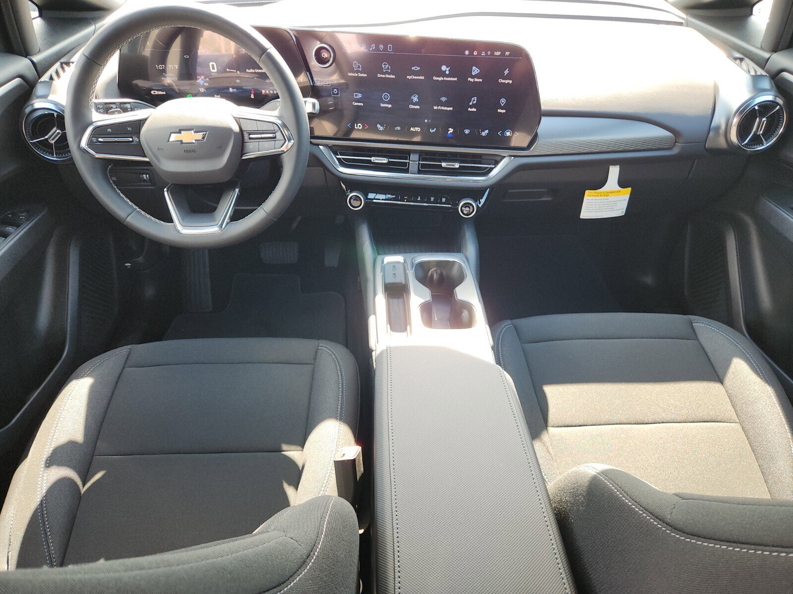 New 2026 Chevrolet Equinox EV LT w/ Comfort Package AWD/4WD image 8