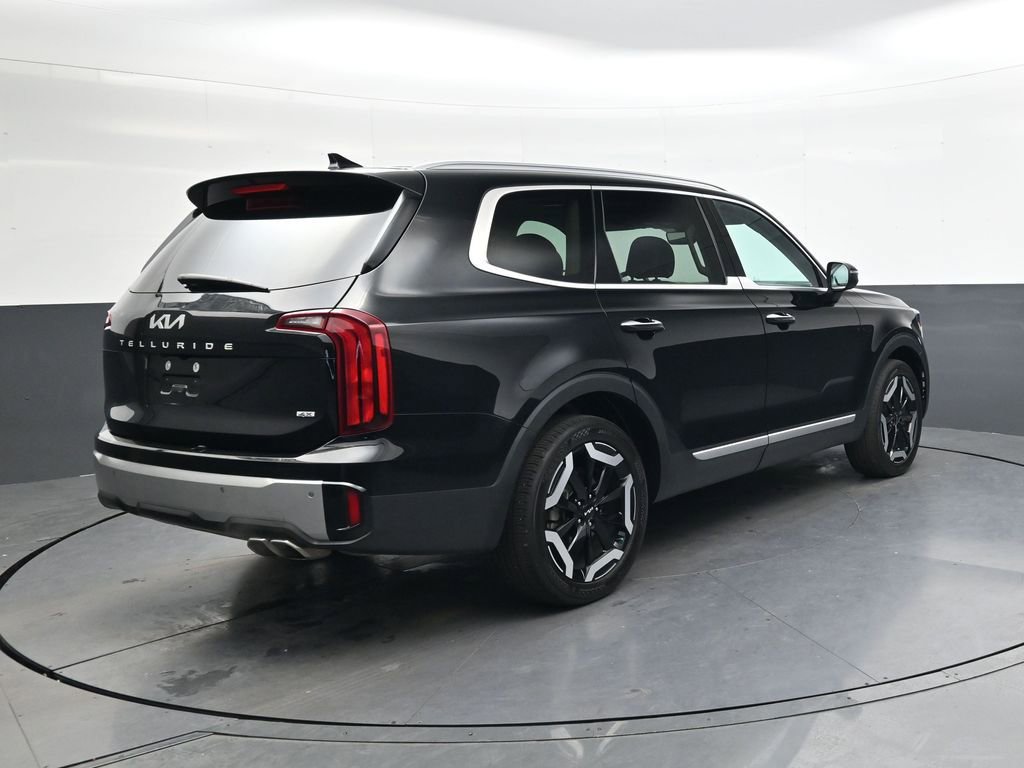 Used 2023 Kia Telluride S w/ S Sunroof Package image 4