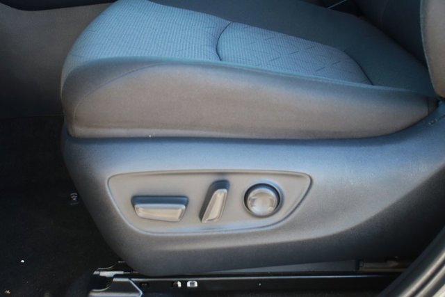 Used 2025 Toyota RAV4 XLE image 9