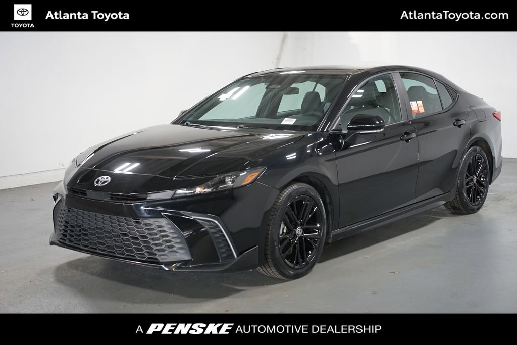 Certified 2025 Toyota Camry SE image 1