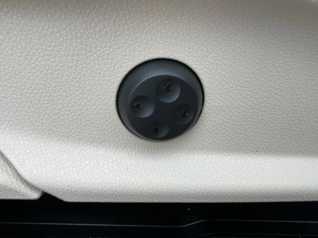 Used 2020 Mercedes-Benz GLC 300 4MATIC Coupe image 12