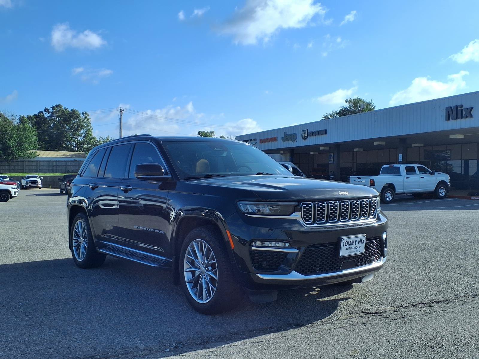 Used 2024 Jeep Grand Cherokee Summit w/ MOPAR Finishing Package AWD/4WD image 19