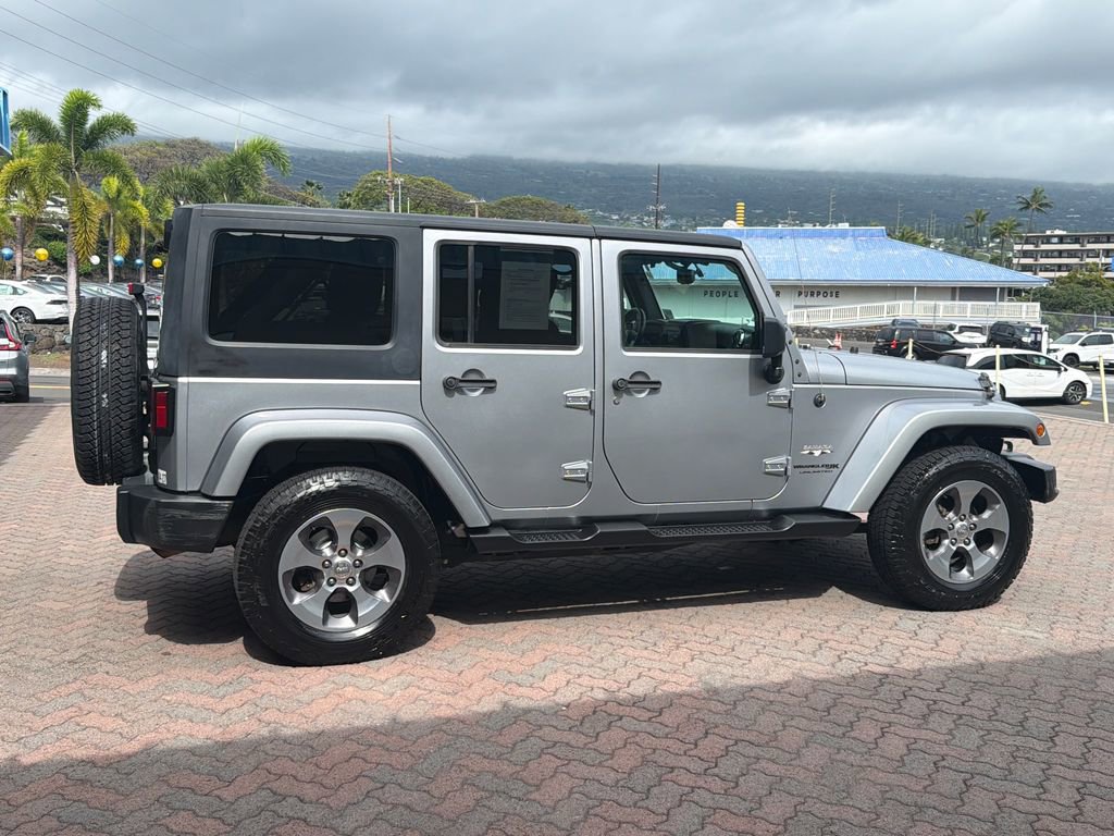 Used 2018 Jeep Wrangler Unlimited Sahara AWD/4WD image 5