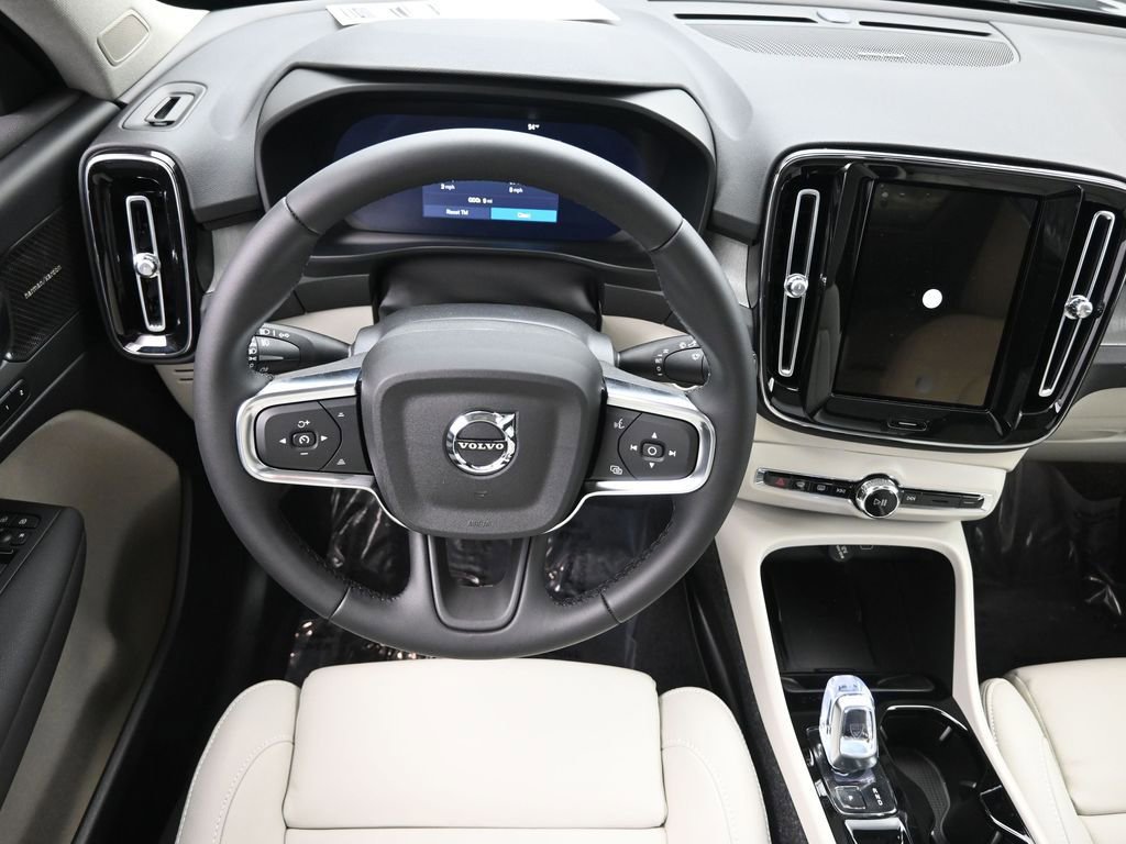 New 2026 Volvo XC40 B5 Ultra w/ Climate Package image 19