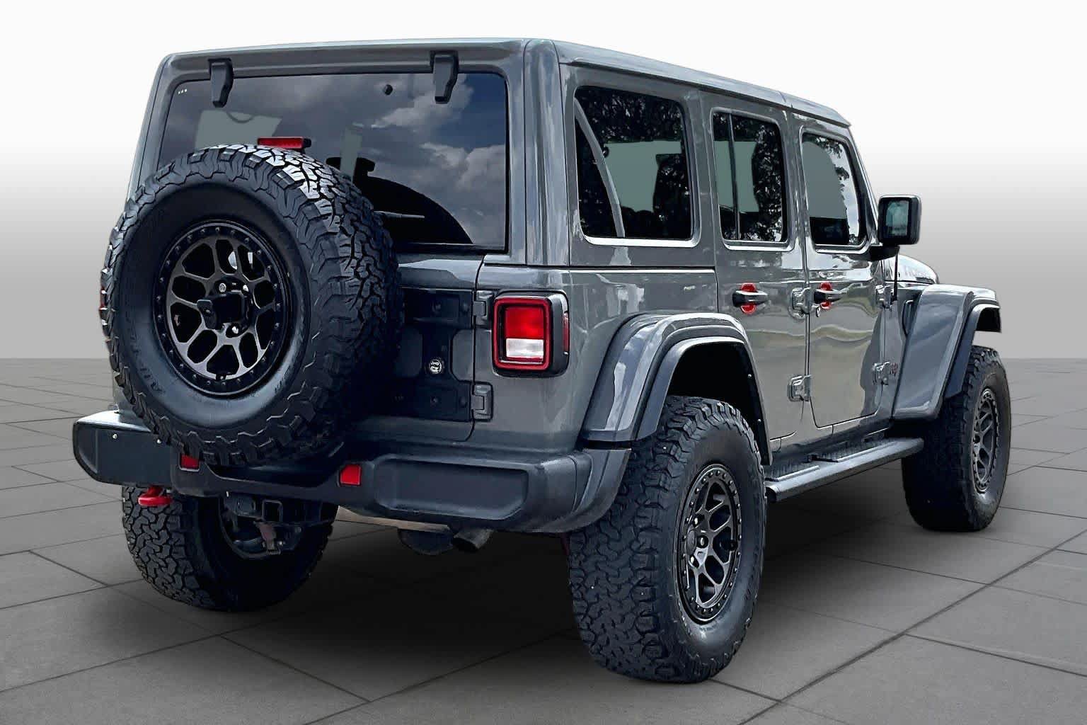 Used 2021 Jeep Wrangler Unlimited Rubicon w/ Xtreme Recon 35" Tire Package AWD/4WD image 13