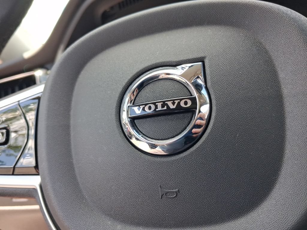 Certified 2025 Volvo XC60 B5 Plus w/ Protection Package Premier AWD/4WD image 30