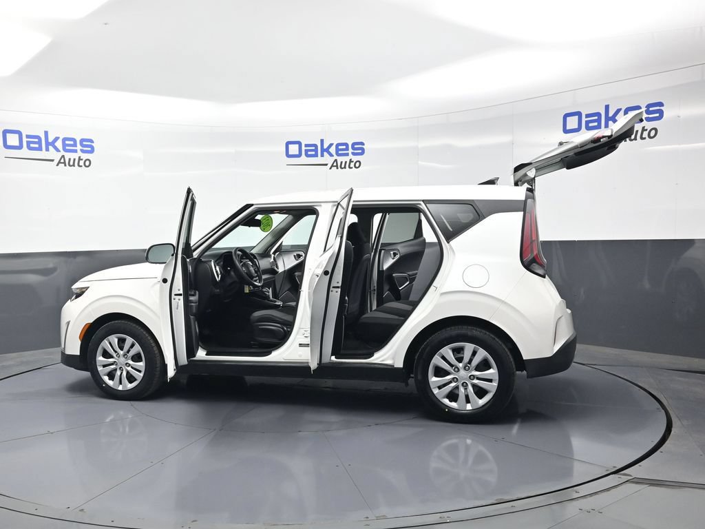 Used 2023 Kia Soul LX FWD image 50