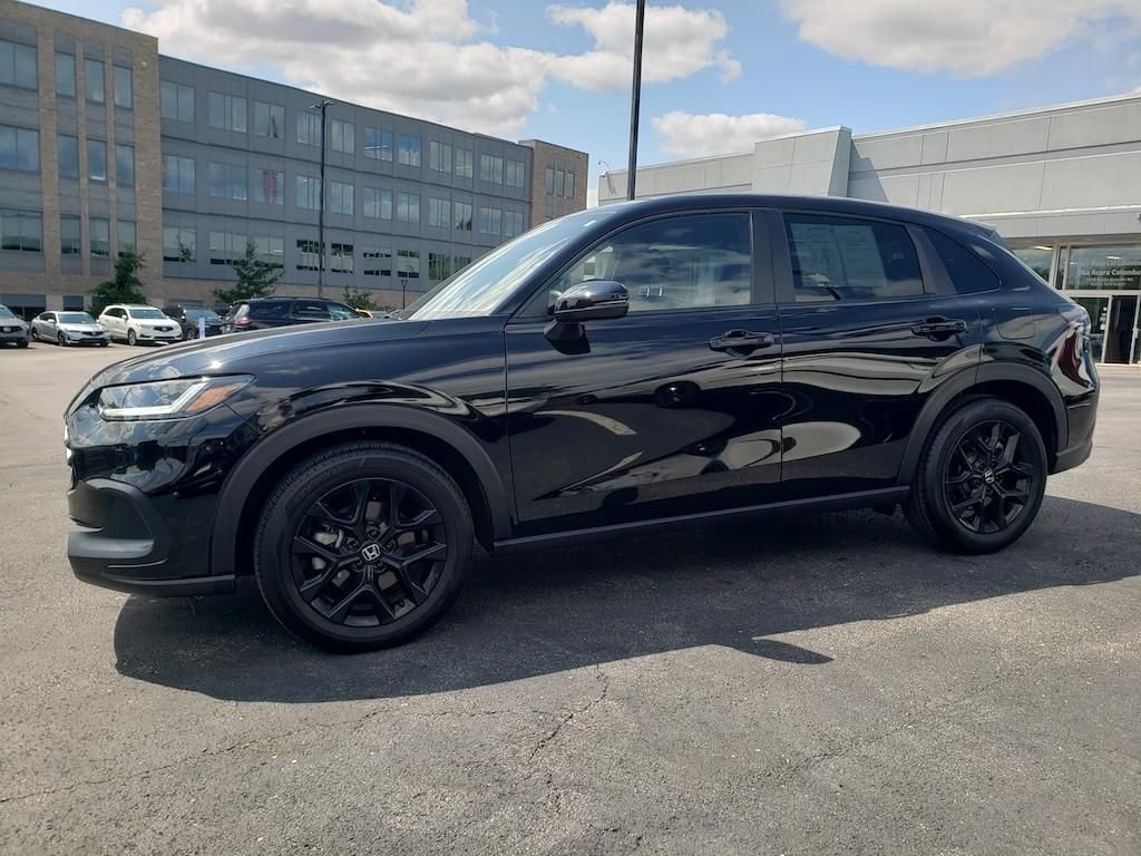 Used 2025 Honda HR-V Sport image 4