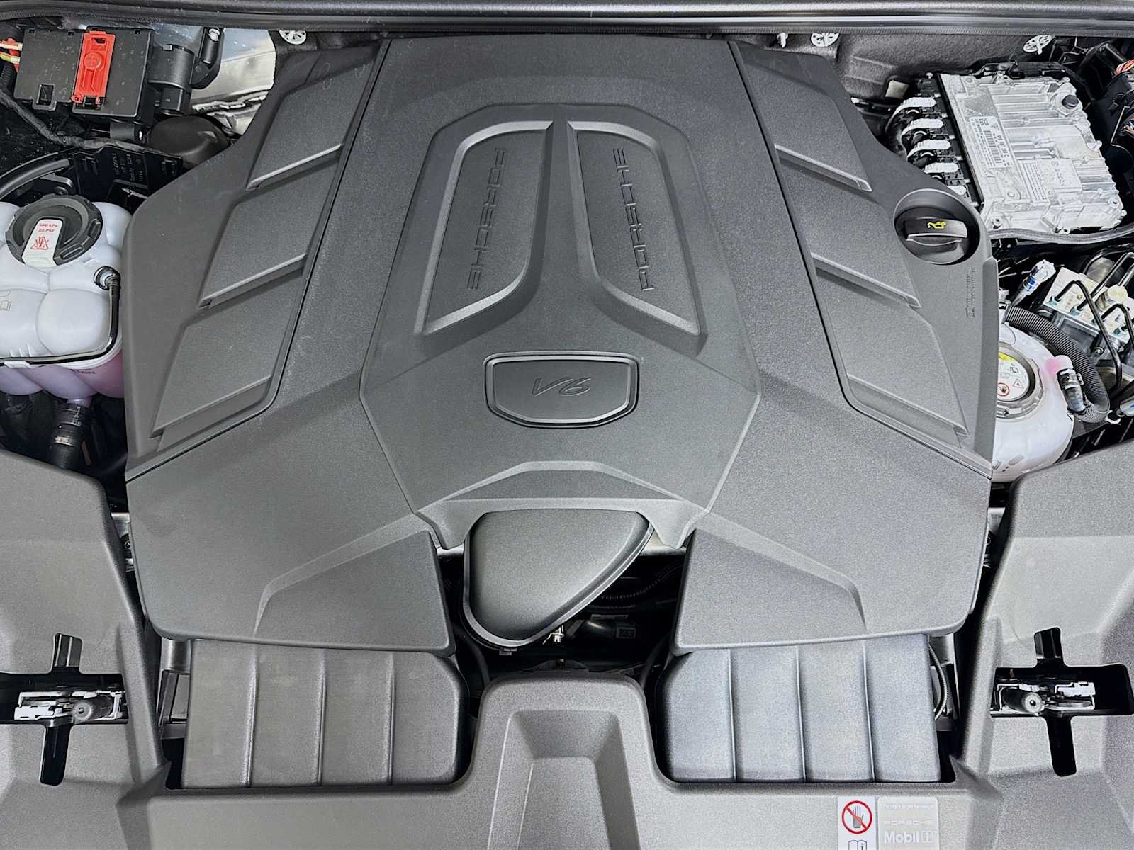 New 2026 Porsche Cayenne E-Hybrid AWD/4WD image 31