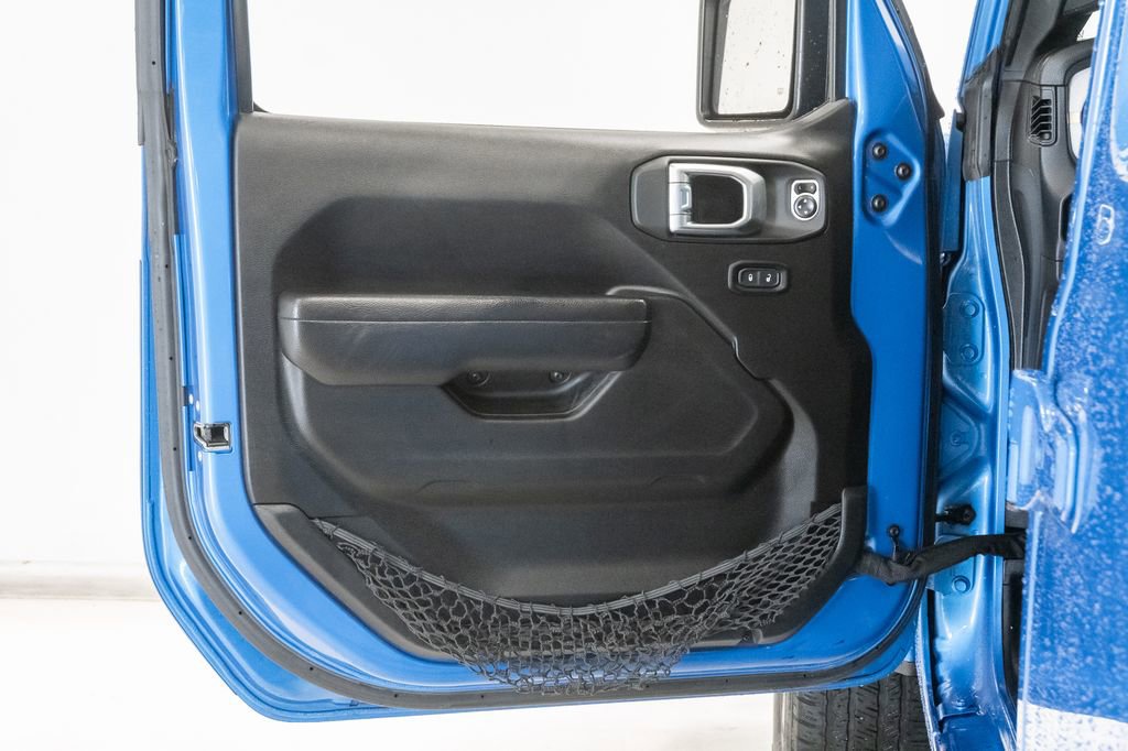 Used 2024 Jeep Wrangler Unlimited w/ Convenience Group AWD/4WD image 8