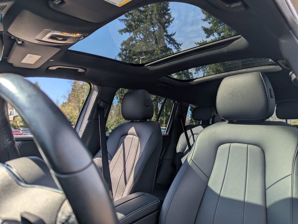 Used 2022 Mercedes-Benz EQB 350 4MATIC image 24