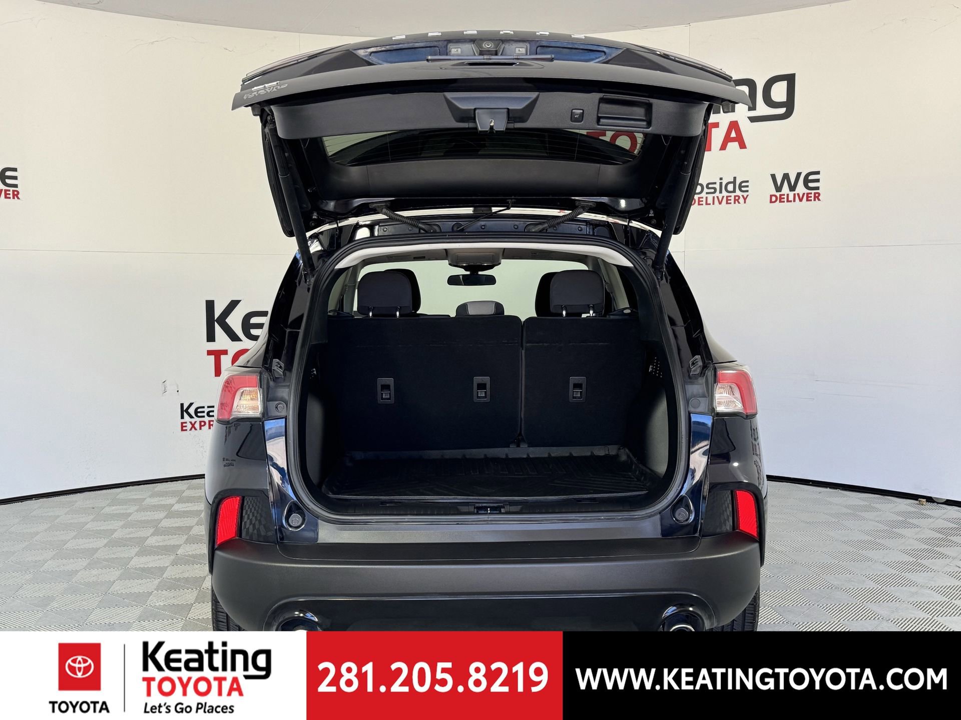 Used 2021 Ford Escape SE w/ SE Sport Appearance Package image 17