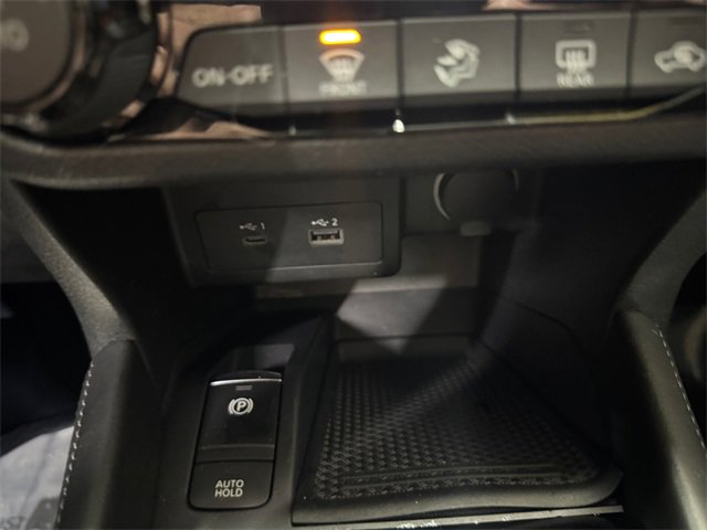 Used 2021 Nissan Kicks SV image 16