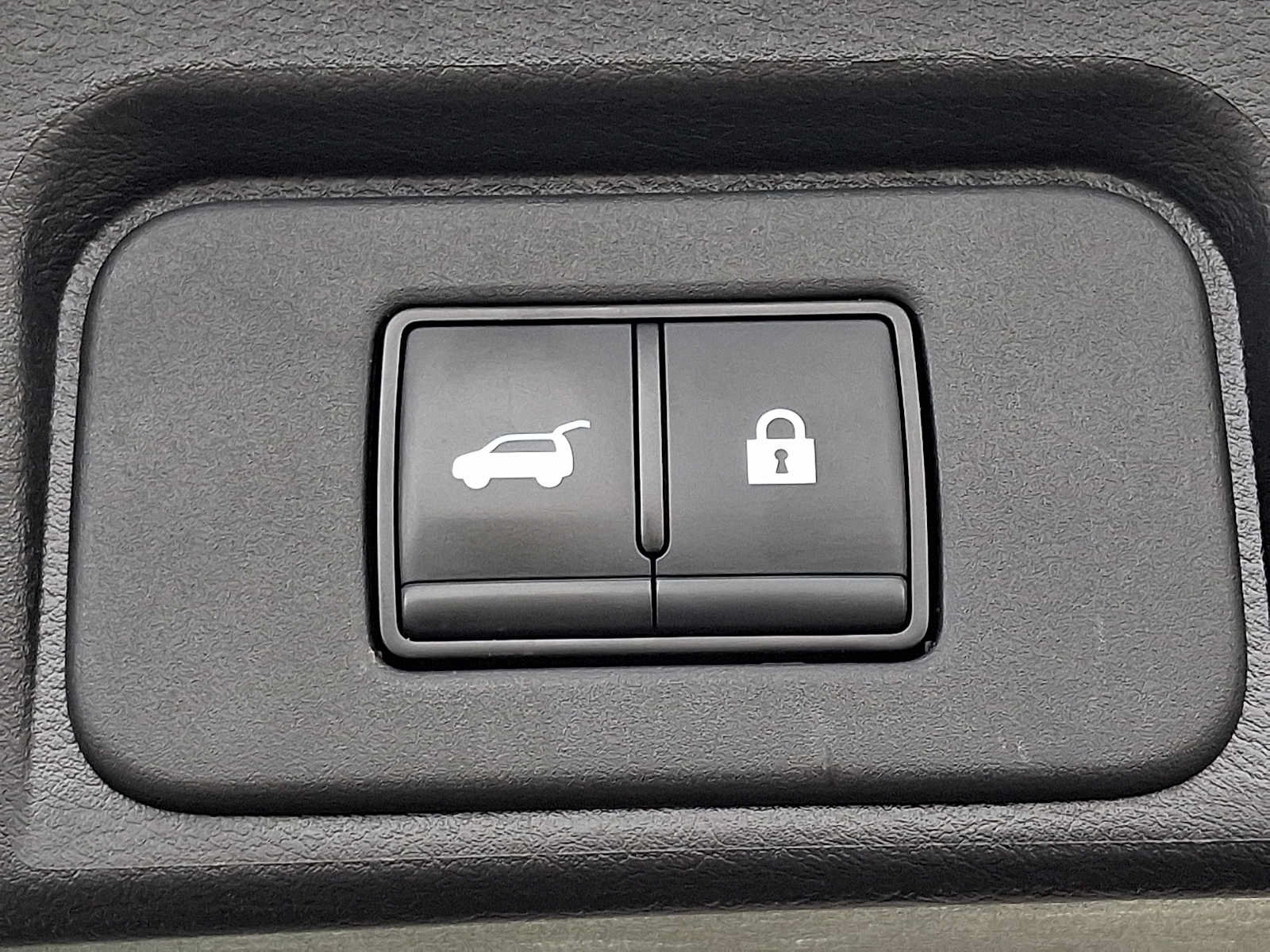 Used 2025 Nissan Rogue SV AWD/4WD image 30