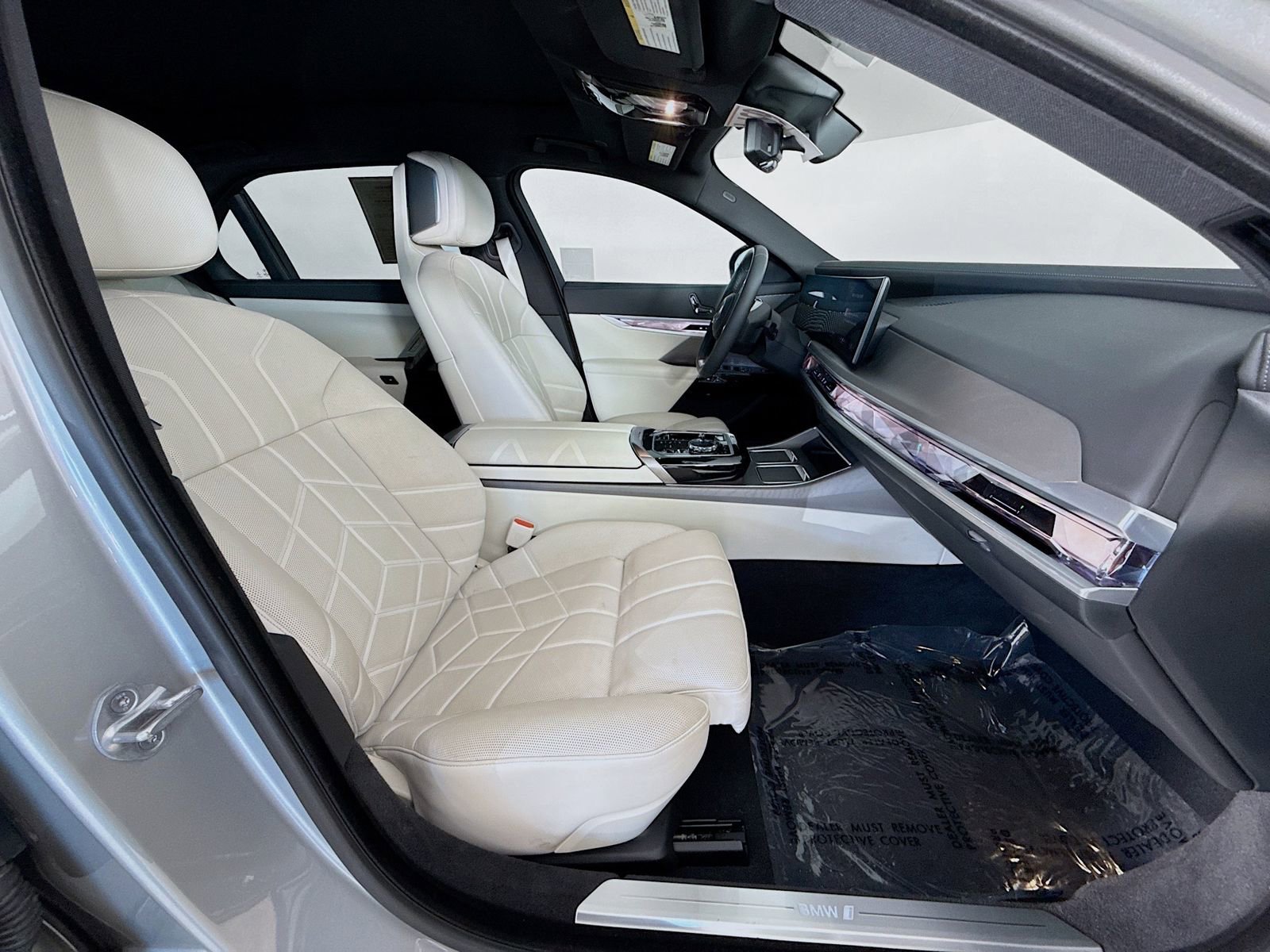 Certified 2023 BMW i7 xDrive60 image 30