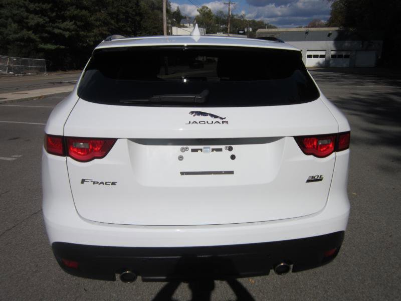 Used 2019 Jaguar F-PACE Premium image 34