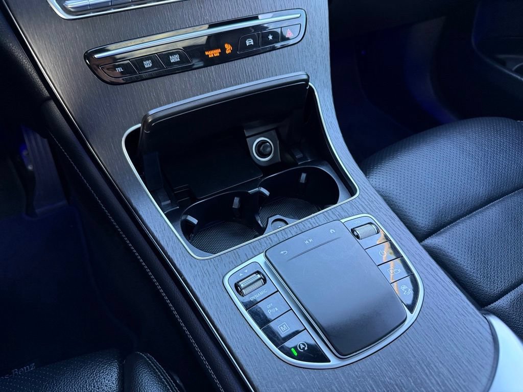 Used 2020 Mercedes-Benz GLC 300 4MATIC w/ Parking Assistance Package image 23