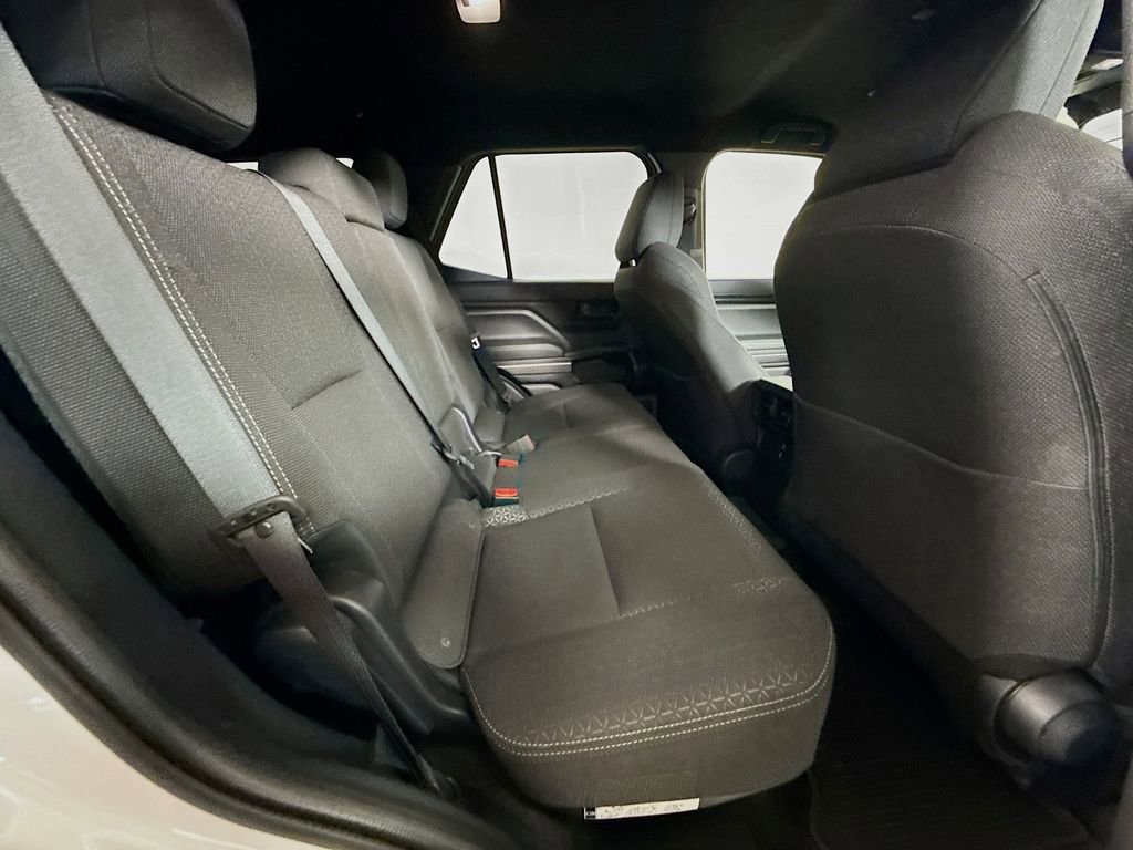 Used 2025 Toyota 4Runner SR5 AWD/4WD image 26