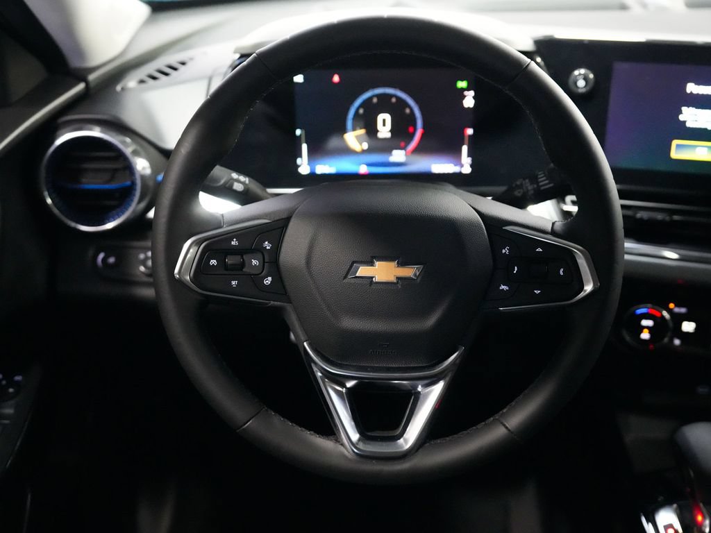 Used 2025 Chevrolet Trax LT w/ Driver Confidence Package FWD image 26