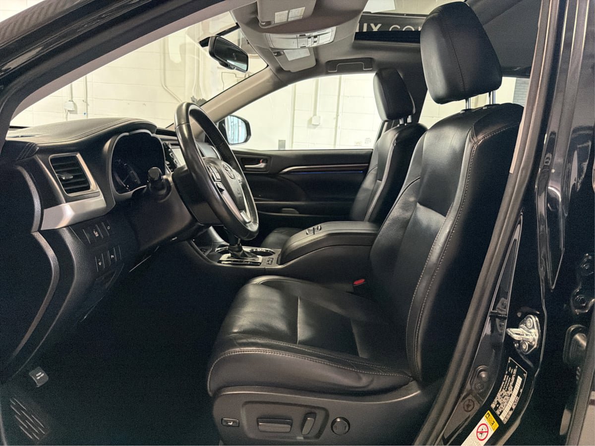 Used 2015 Toyota Highlander Limited image 9