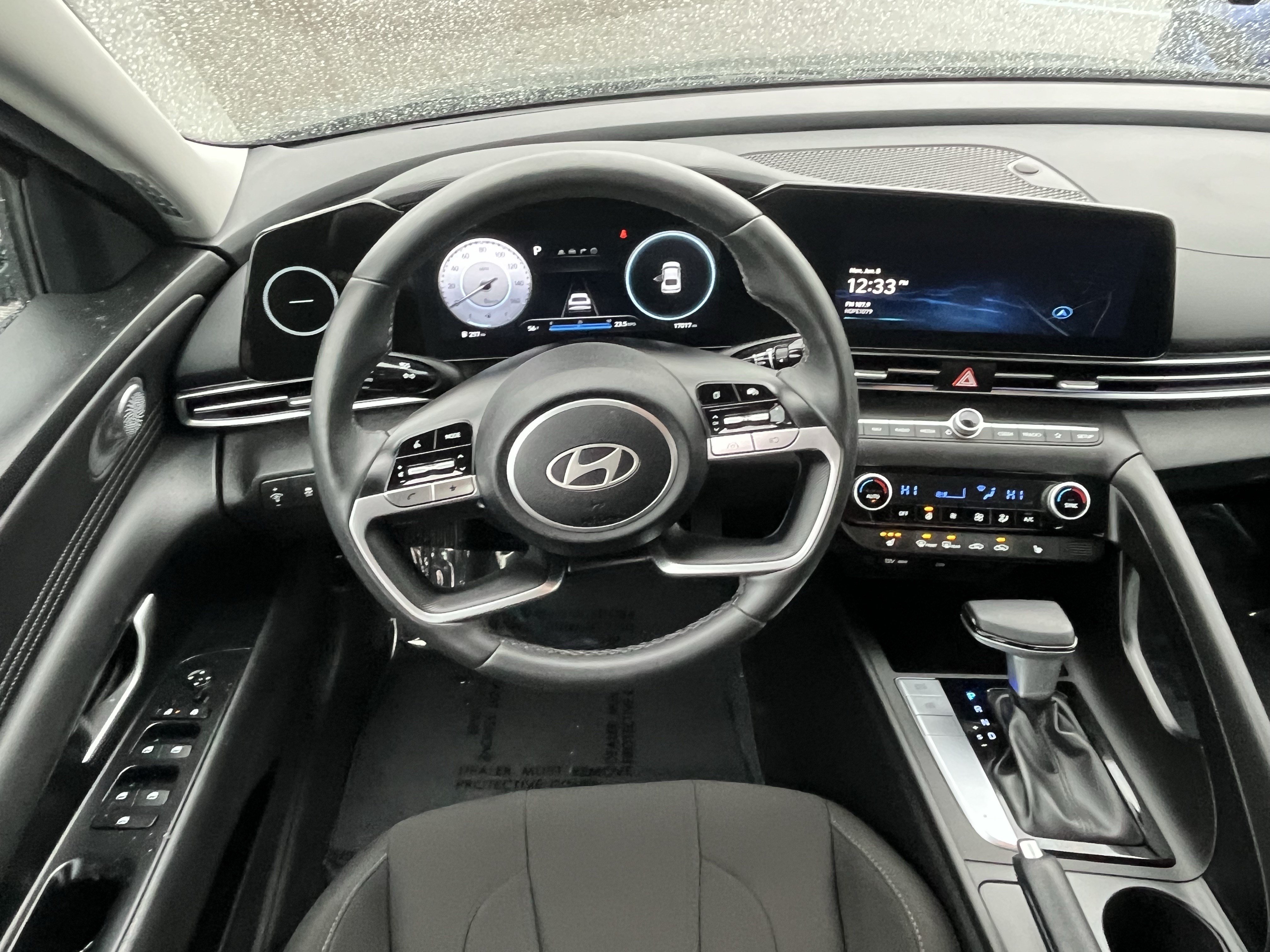 Used 2025 Hyundai Elantra SEL FWD image 12