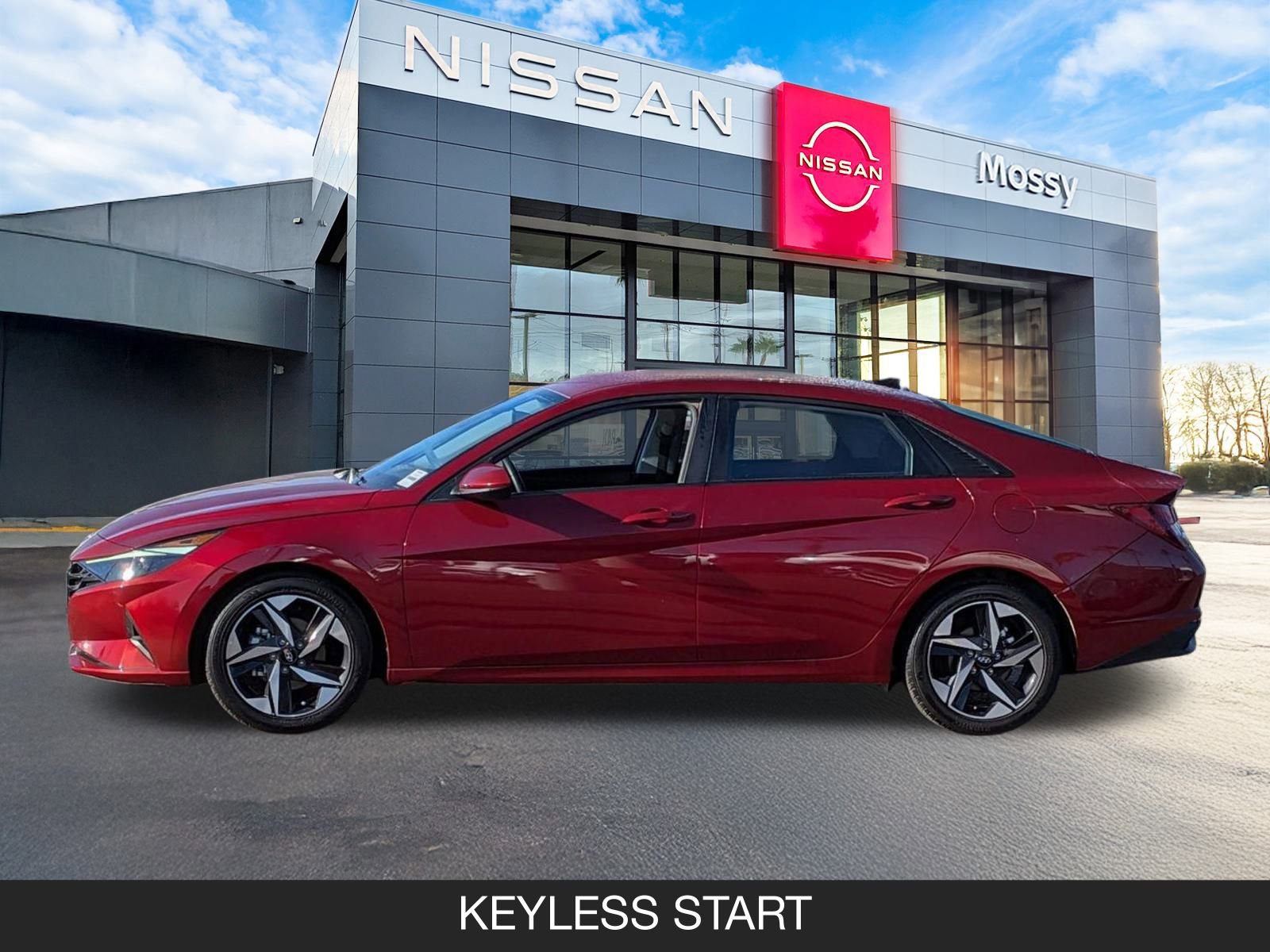 Used 2023 Hyundai Elantra SEL w/ Convenience Package image 5