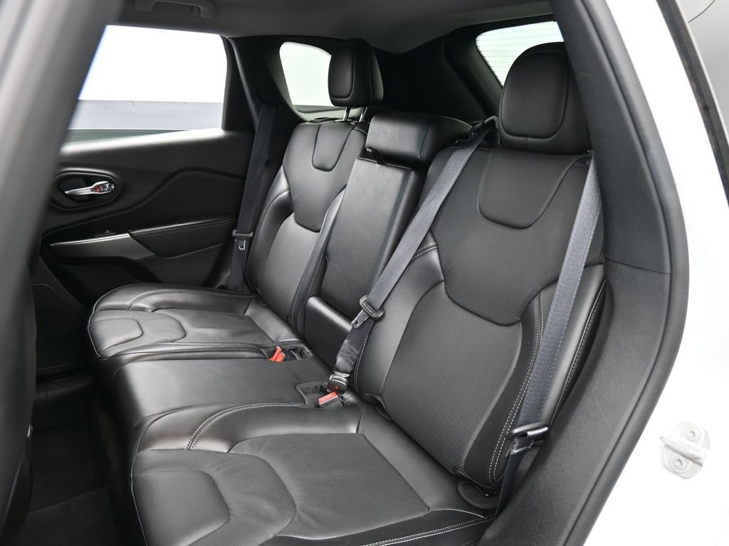 Used 2021 Jeep Cherokee Latitude Lux w/ Comfort/Convenience Group image 33