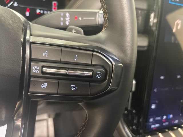 Used 2025 GMC Yukon AT4 AWD/4WD image 34