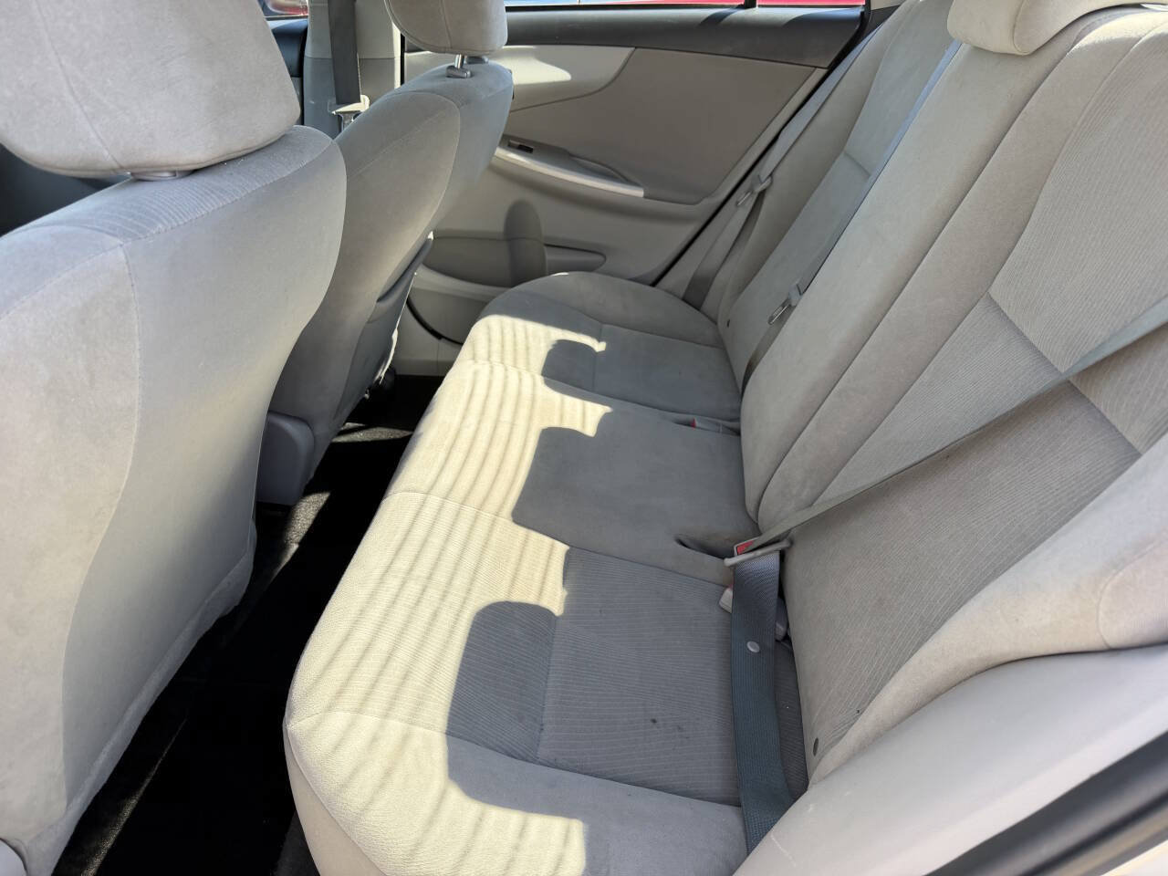 Used 2013 Toyota Corolla LE w/ Premium Pkg FWD image 19