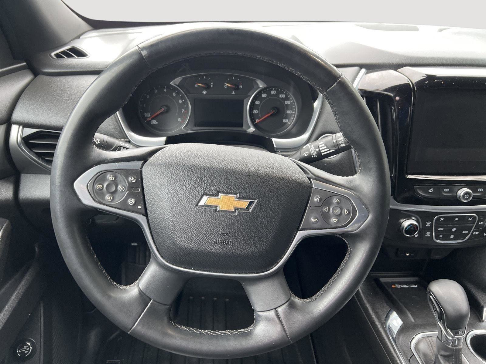 Used 2023 Chevrolet Traverse LT image 14