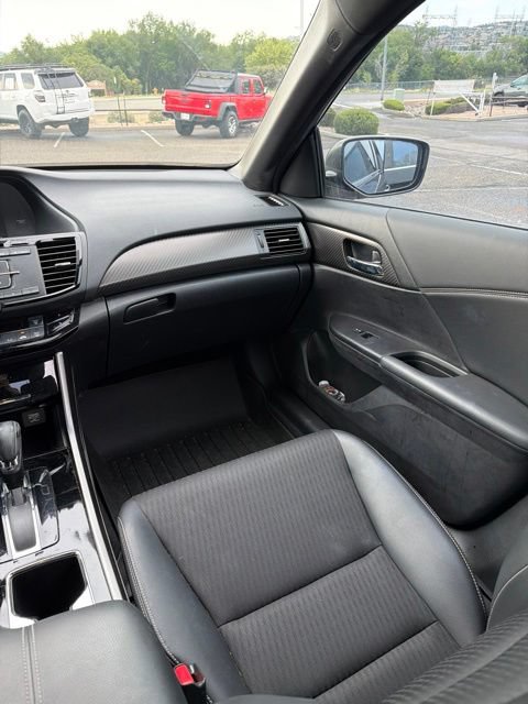 Used 2016 Honda Accord Sport image 11