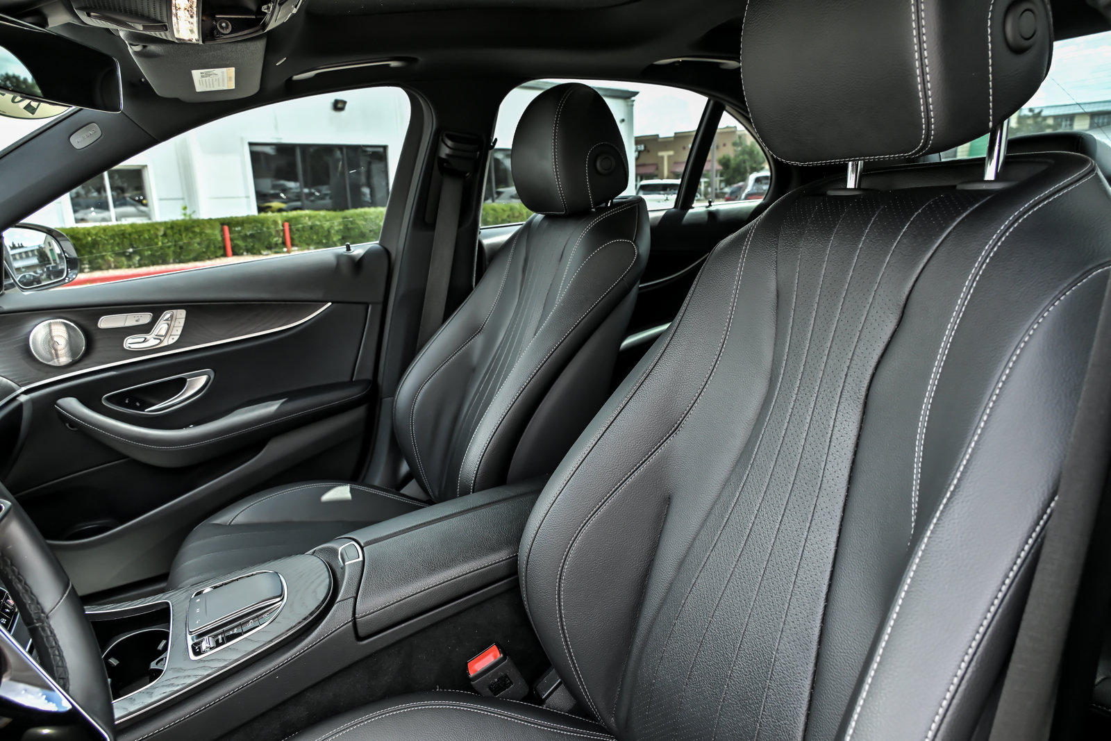 Used 2023 Mercedes-Benz E 350 4MATIC Sedan image 22