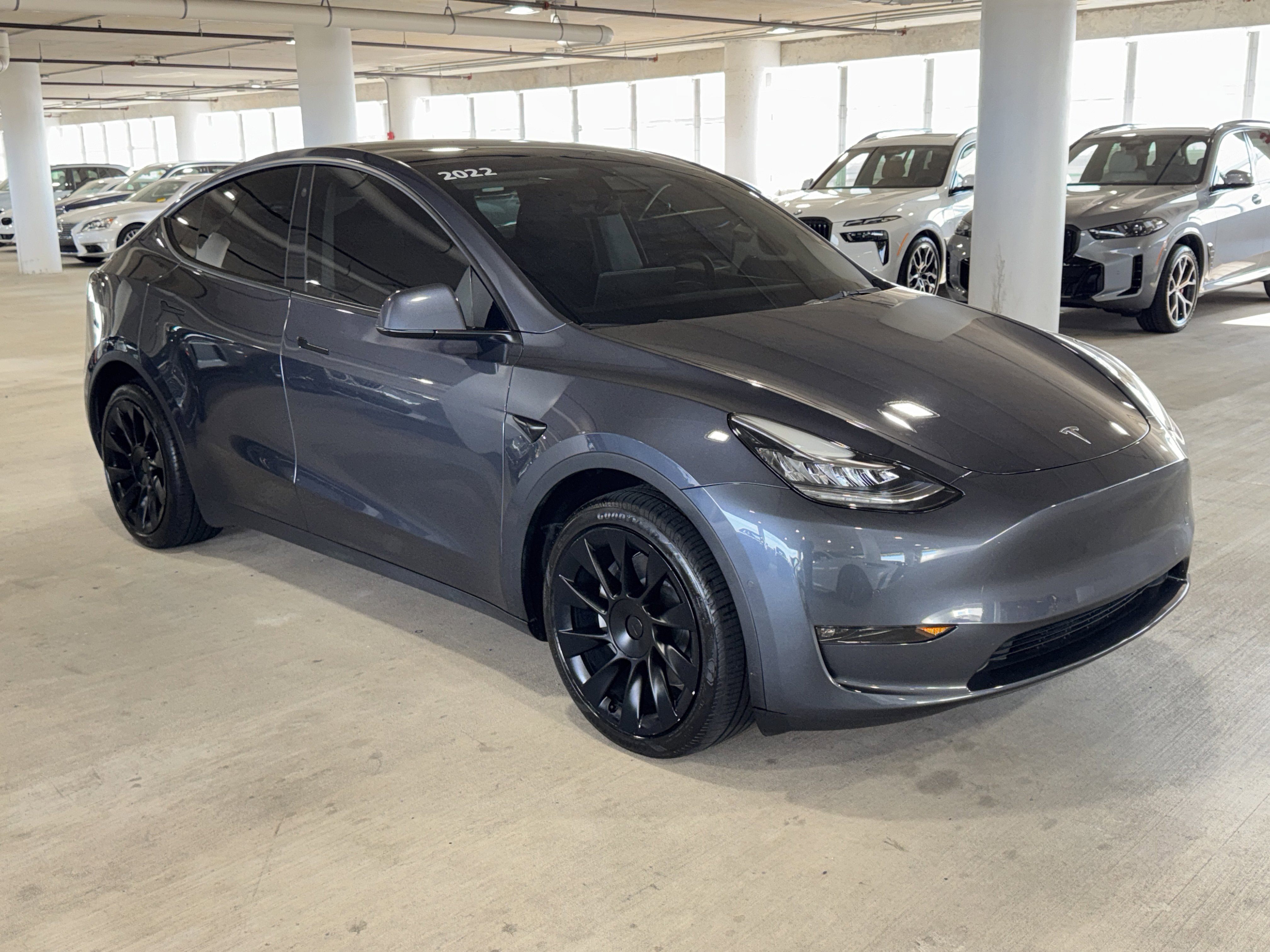 Used 2022 Tesla Model Y Long Range image 1