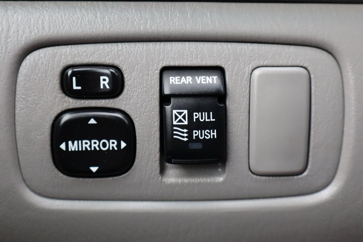 Used 2009 Toyota Sienna XLE FWD image 29