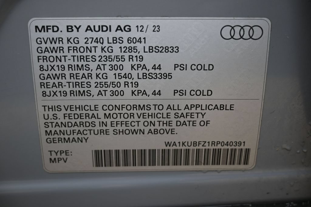 Used 2024 Audi Q4 e-tron Premium AWD/4WD image 40