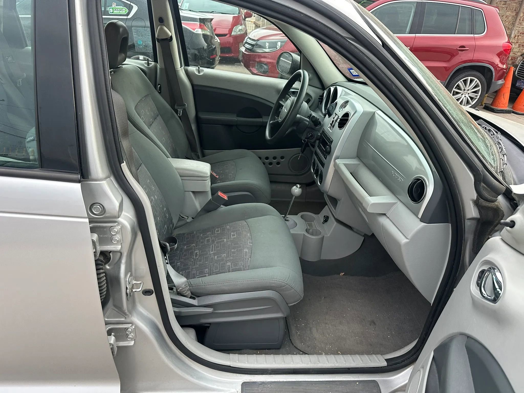 Used 2008 Chrysler PT Cruiser FWD image 4
