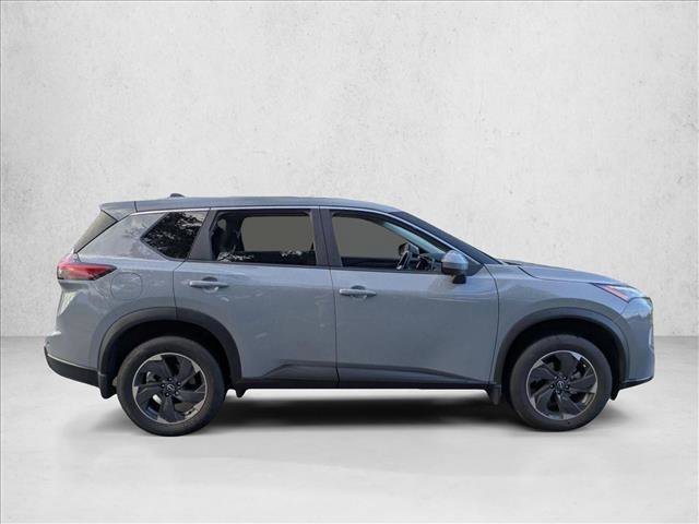 Used 2026 Nissan Rogue SV FWD image 4