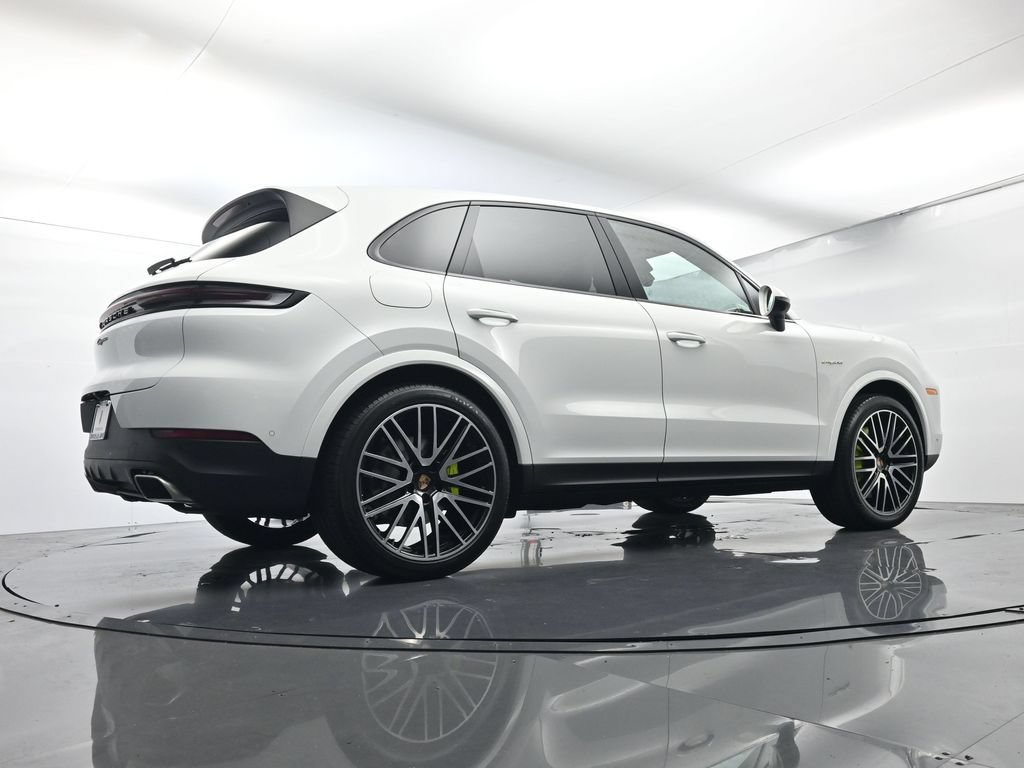 Certified 2026 Porsche Cayenne E-Hybrid AWD/4WD image 48