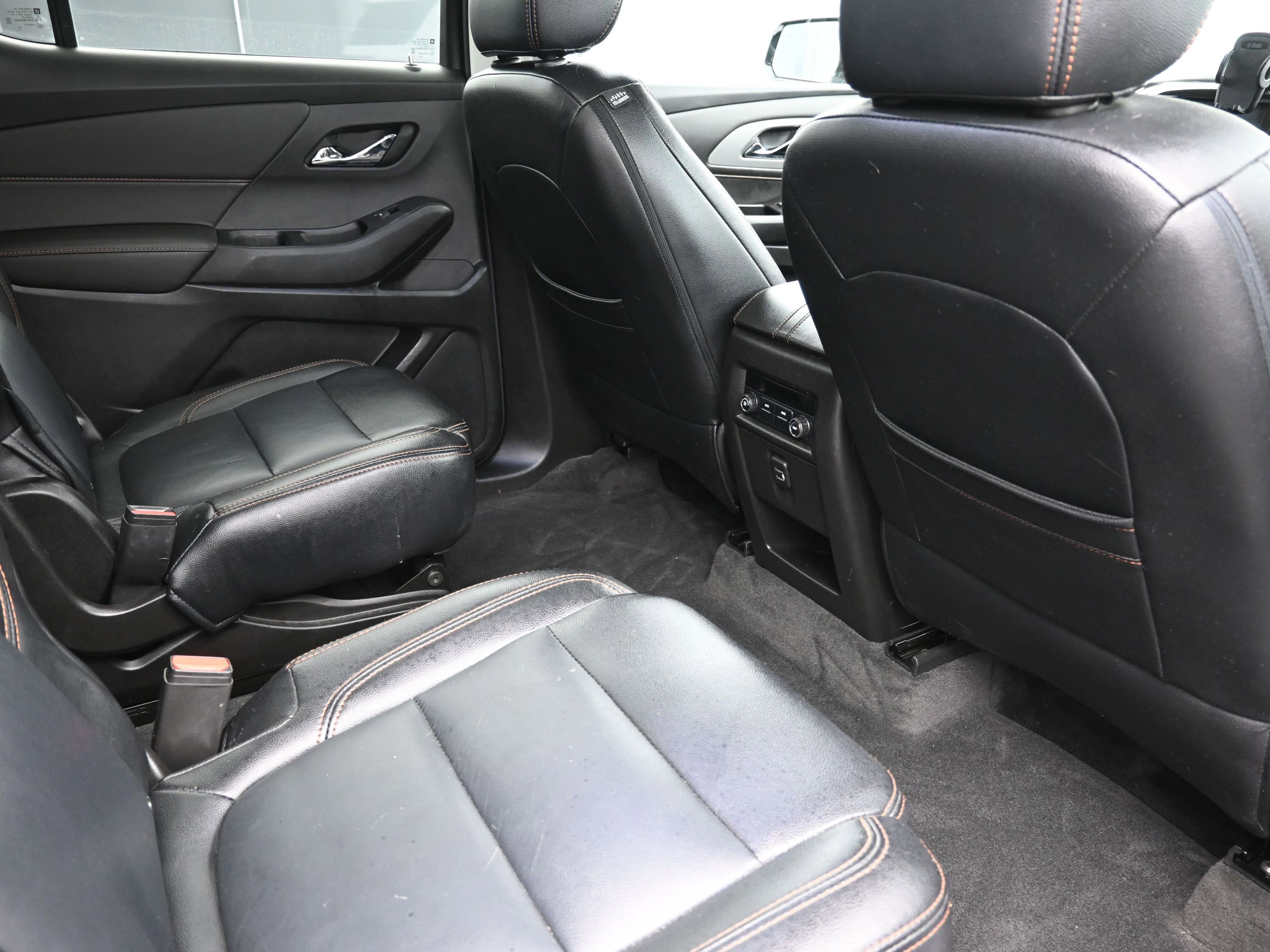 Used 2020 Chevrolet Traverse LT w/ Driver Confidence II Package AWD/4WD image 23